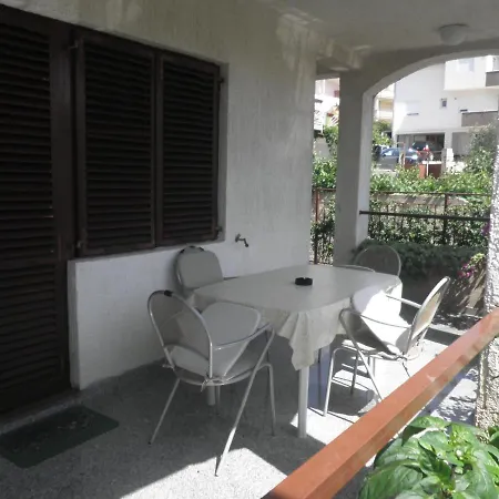 Romanic 1264 Apartment